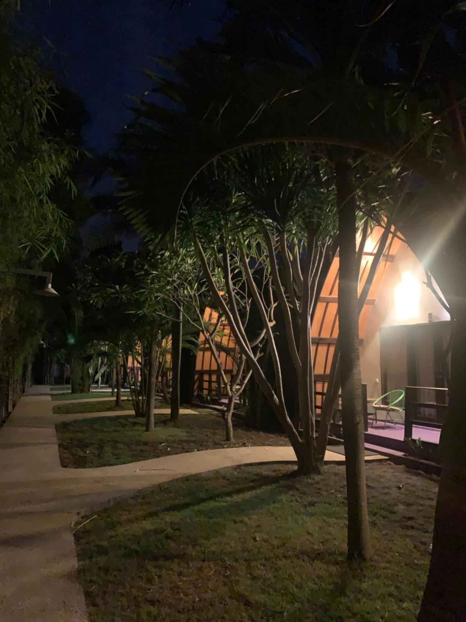 Diversia Diving Club & Bungalows Gili Trawangan Exterior photo