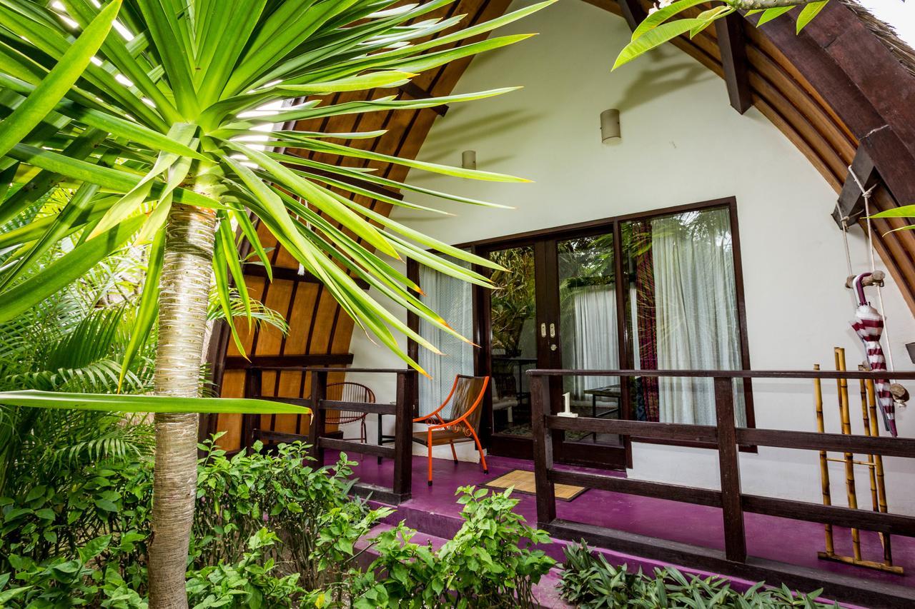 Diversia Diving Club & Bungalows Gili Trawangan Exterior photo